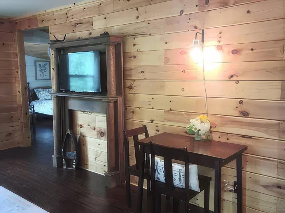 Cameron'S Cottage At The Lake Tallassee Esterno foto