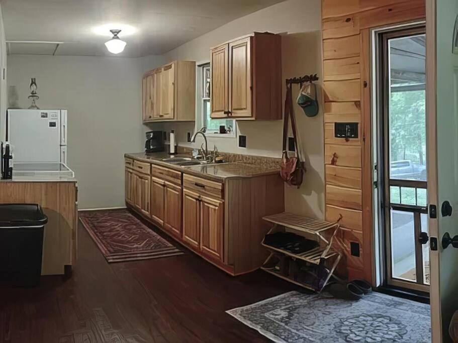 Cameron'S Cottage At The Lake Tallassee Esterno foto